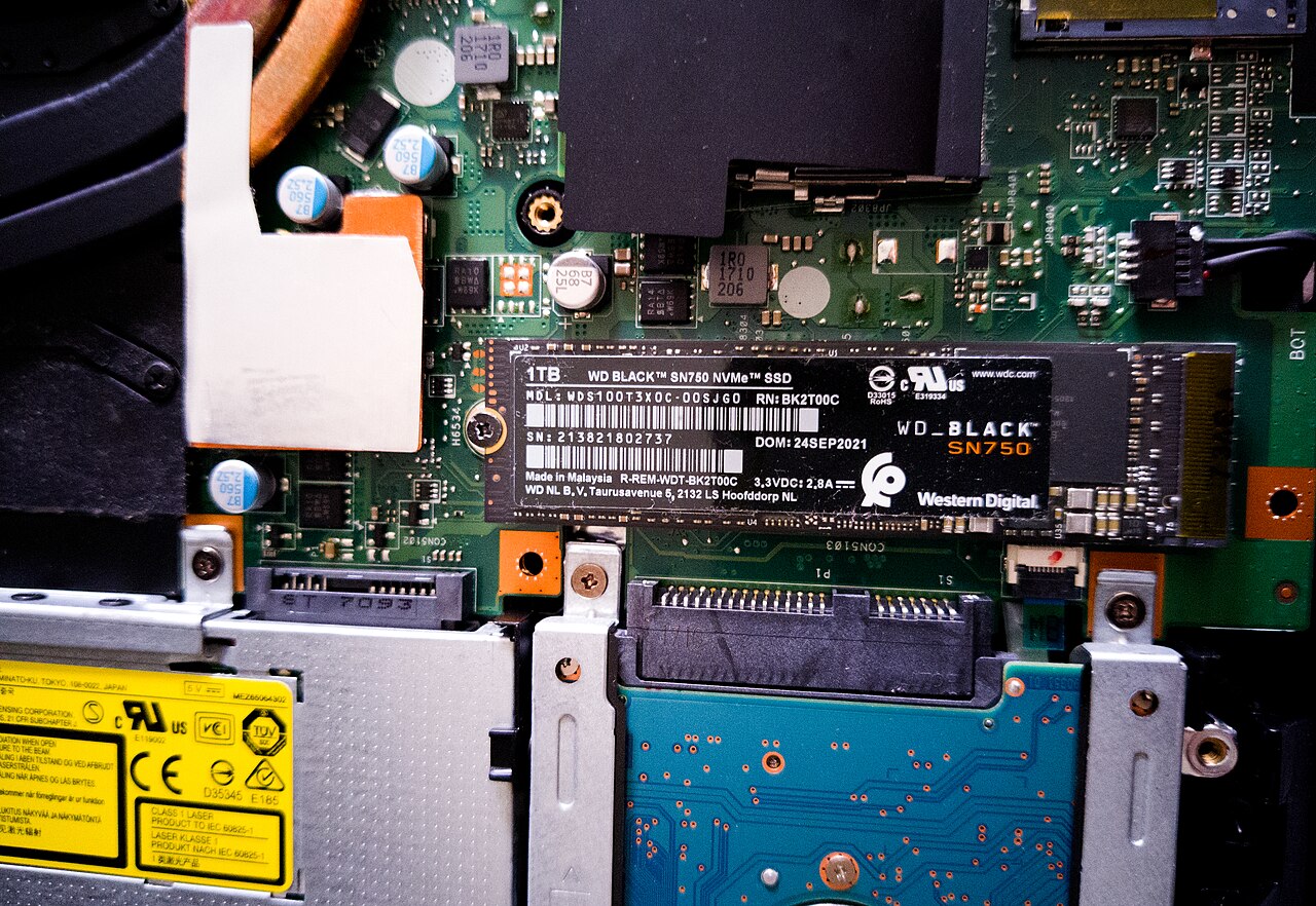 NVMe SSD disk v računalniku